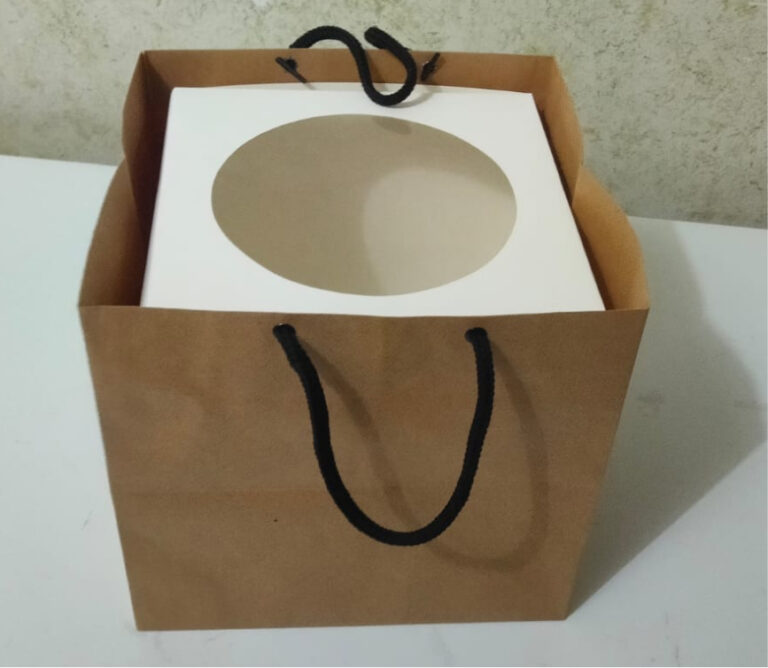Cake bag with box